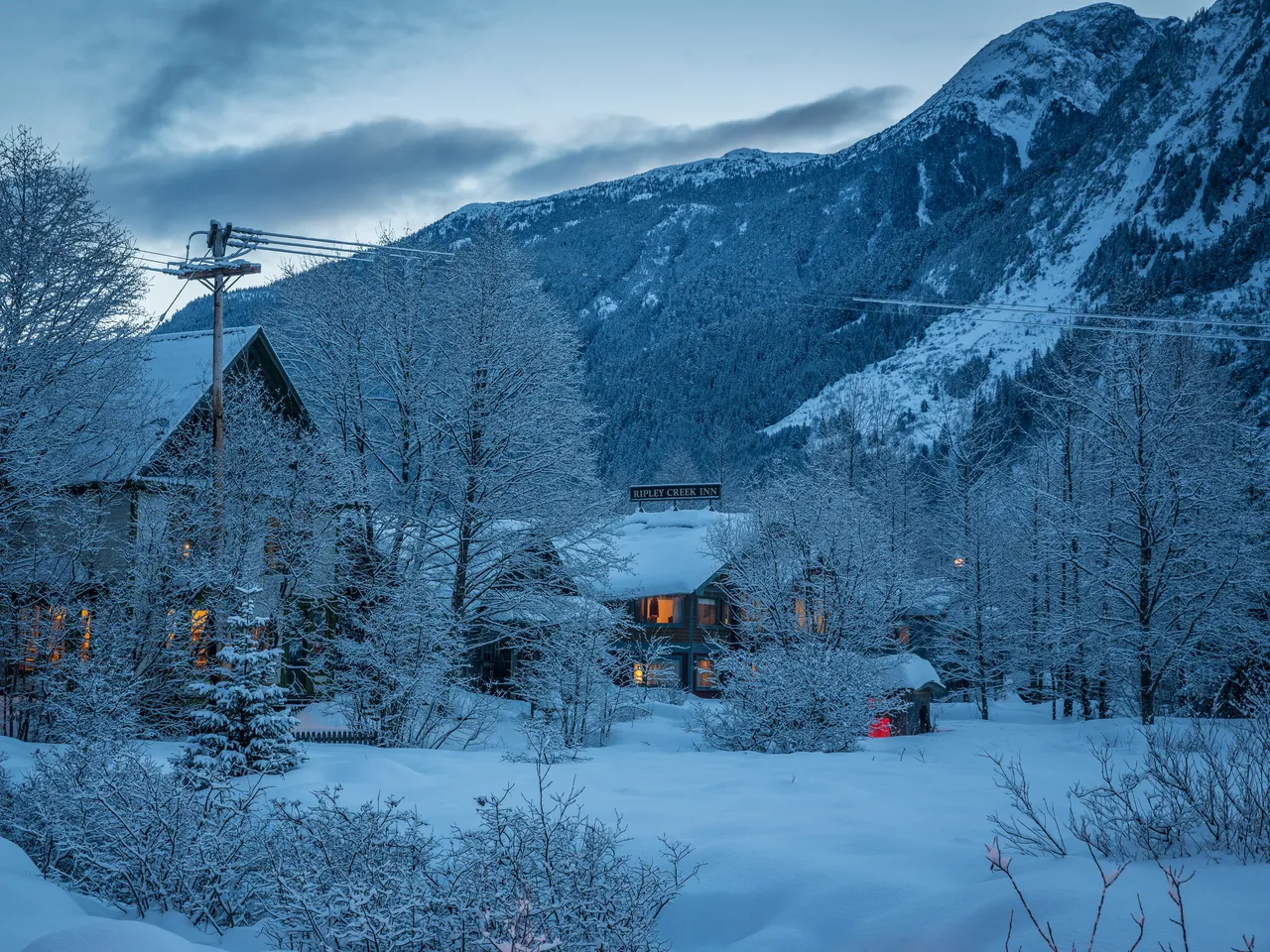 Mountain Lodge Powder Skiing 1
